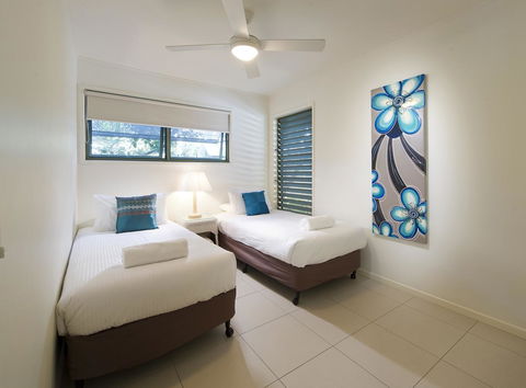 The Retreat Beach Houses - Yamba Accommodation 12