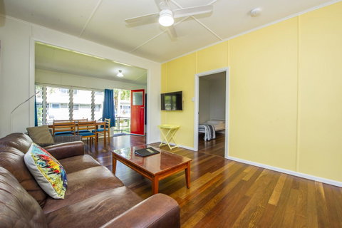 Kooyong Apartment 1 - Yamba Accommodation 2