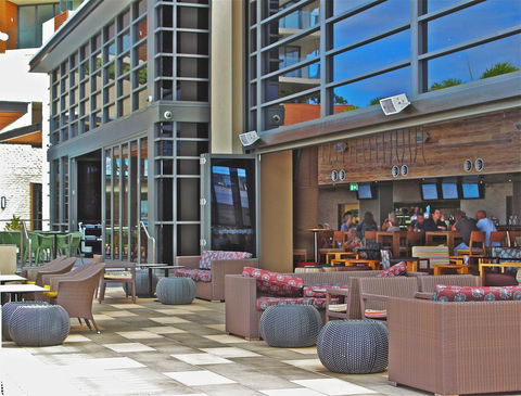 Oaks Redcliffe Mon Komo Suites - Yamba Accommodation 0