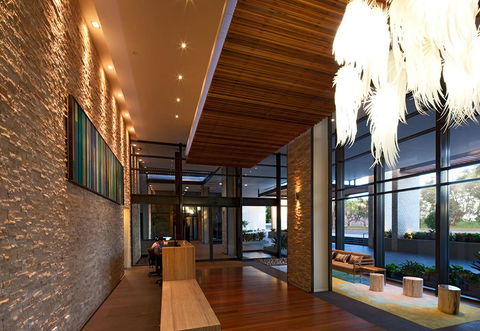 Oaks Redcliffe Mon Komo Suites - Yamba Accommodation 13