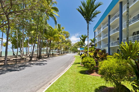 Agincourt Beachfront Apartments - Yamba Accommodation 11
