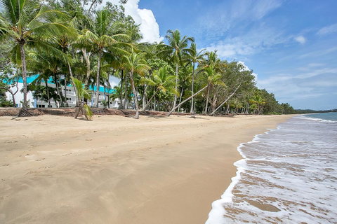 Agincourt Beachfront Apartments - Yamba Accommodation 9