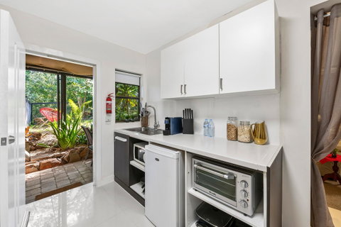 Noosa Hinterland Retreat - Yamba Accommodation 4