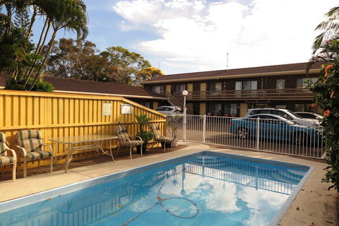 Twin Pines Motel - Yamba Accommodation 0