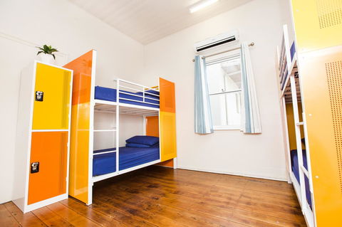 Mad Monkey Central - Yamba Accommodation 7