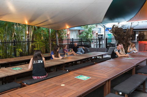 Mad Monkey Central - Yamba Accommodation 9