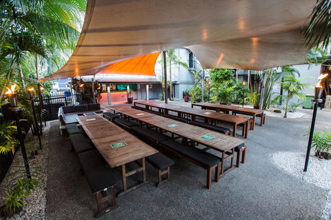 Mad Monkey Central - Yamba Accommodation 11