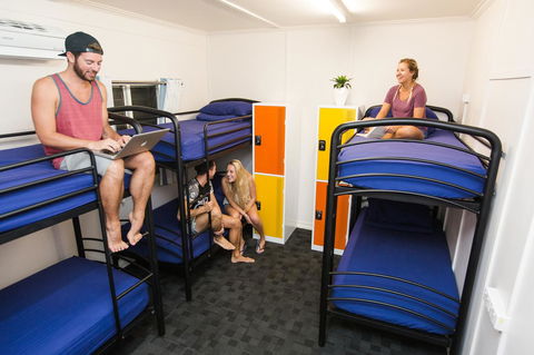 Mad Monkey Central - Yamba Accommodation 21