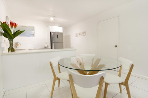 The White House Port Douglas - Yamba Accommodation 13