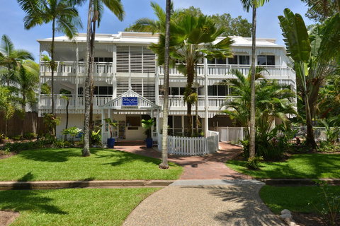 The White House Port Douglas - Yamba Accommodation 0