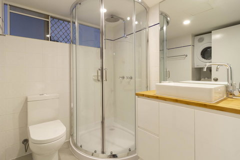 The White House Port Douglas - Yamba Accommodation 4