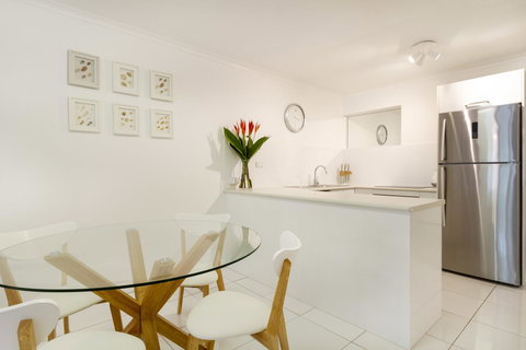 The White House Port Douglas - Yamba Accommodation 12