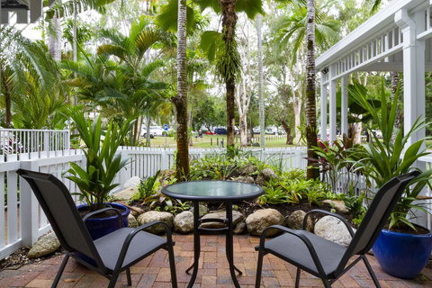 The White House Port Douglas - Yamba Accommodation 9