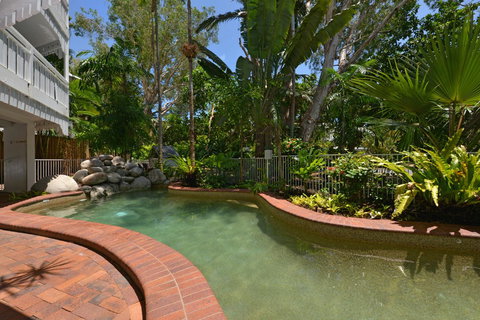 The White House Port Douglas - Yamba Accommodation 17