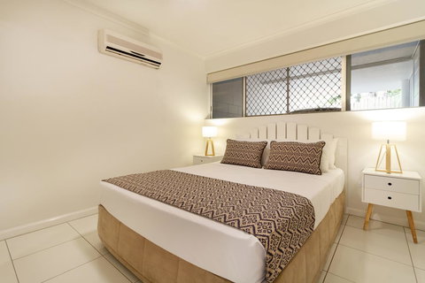 The White House Port Douglas - Yamba Accommodation 8