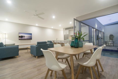 Pool Resort Port Douglas - Yamba Accommodation 37