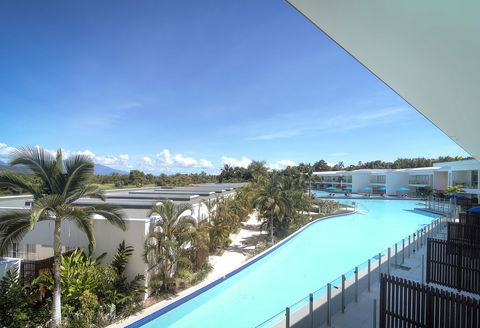 Pool Resort Port Douglas - Yamba Accommodation 11