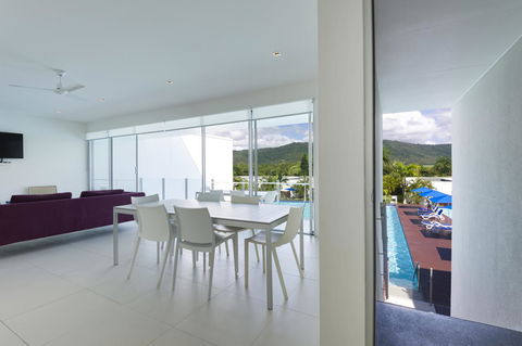 Pool Resort Port Douglas - Yamba Accommodation 19