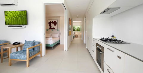 Pool Resort Port Douglas - Yamba Accommodation 14