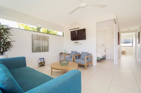 Pool Resort Port Douglas - Yamba Accommodation 12