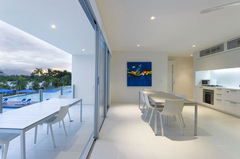 Pool Resort Port Douglas - Yamba Accommodation 16