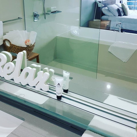 Circle Luxury Holidays - Yamba Accommodation 24