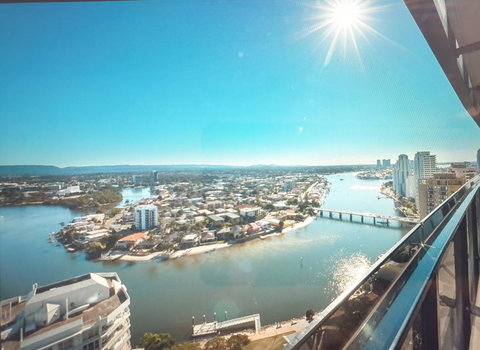 Circle Luxury Holidays - Yamba Accommodation 10