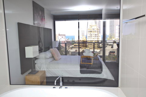 Circle Luxury Holidays - Yamba Accommodation 5