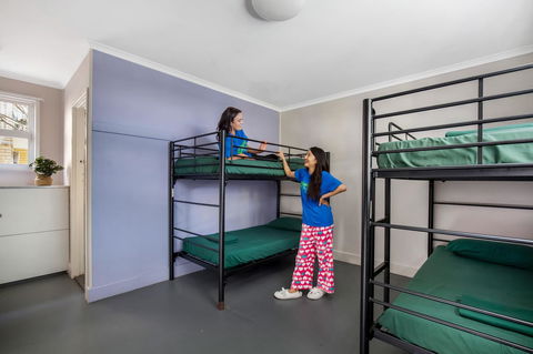 Backpackers In Paradise 18-35 Hostel - Yamba Accommodation 3