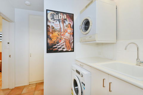 [ ANDY'S BEACH HOUSE ] - Yamba Accommodation 30