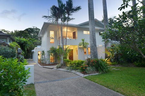 [ ANDY'S BEACH HOUSE ] - Yamba Accommodation 4