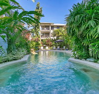 Sea Point on Trinity Beach - Yamba Accommodation