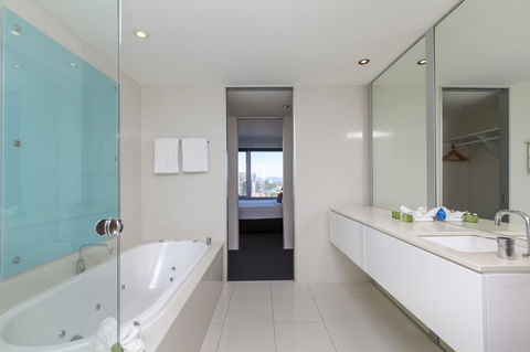 Q1 Resort & Spa - Official - Yamba Accommodation 1