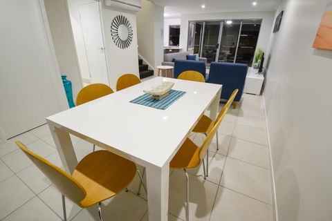 Direct Collective - Breeze On Brightwater - Yamba Accommodation 4