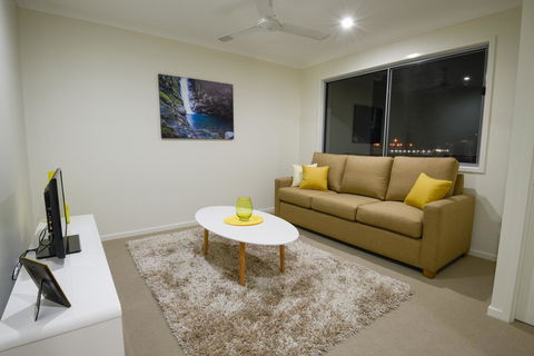 Direct Collective - Breeze On Brightwater - Yamba Accommodation 9