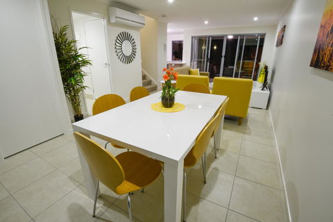 Direct Collective - Breeze On Brightwater - Yamba Accommodation 5