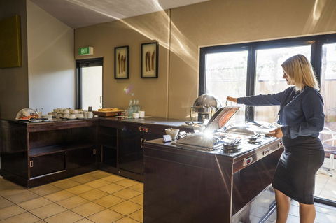 Emerald Maraboon Motor Inn - Yamba Accommodation 19