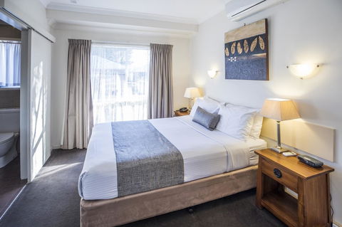 Emerald Maraboon Motor Inn - Yamba Accommodation 0