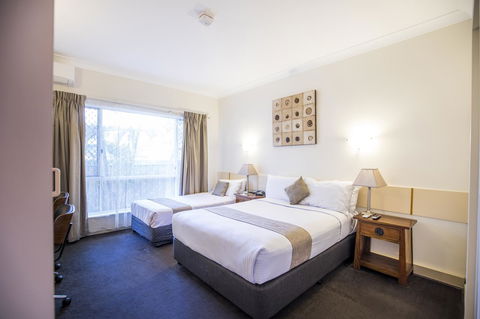 Emerald Maraboon Motor Inn - Yamba Accommodation 41