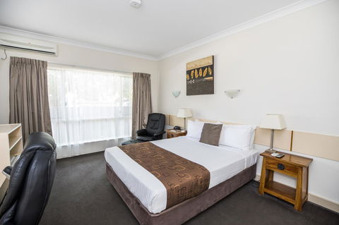 Emerald Maraboon Motor Inn - Yamba Accommodation 37