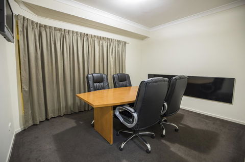 Emerald Maraboon Motor Inn - Yamba Accommodation 12