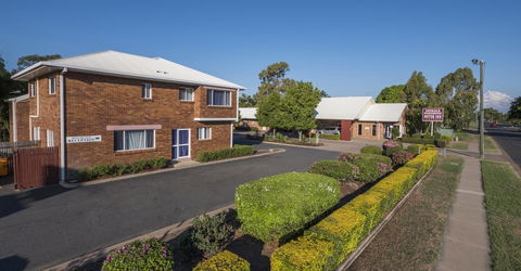 Emerald Maraboon Motor Inn - Yamba Accommodation 5