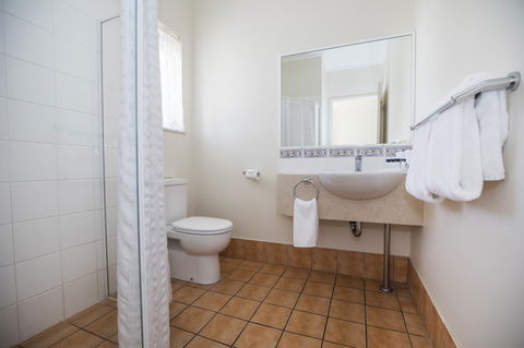 Emerald Maraboon Motor Inn - Yamba Accommodation 38