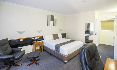 Emerald Maraboon Motor Inn - Yamba Accommodation 23