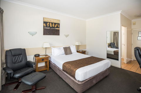 Emerald Maraboon Motor Inn - Yamba Accommodation 36