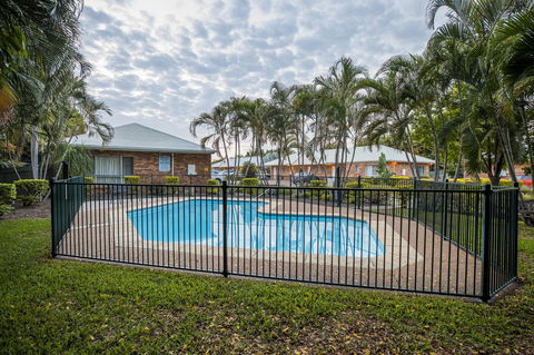 Emerald Maraboon Motor Inn - Yamba Accommodation 11