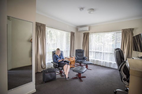 Emerald Maraboon Motor Inn - Yamba Accommodation 44