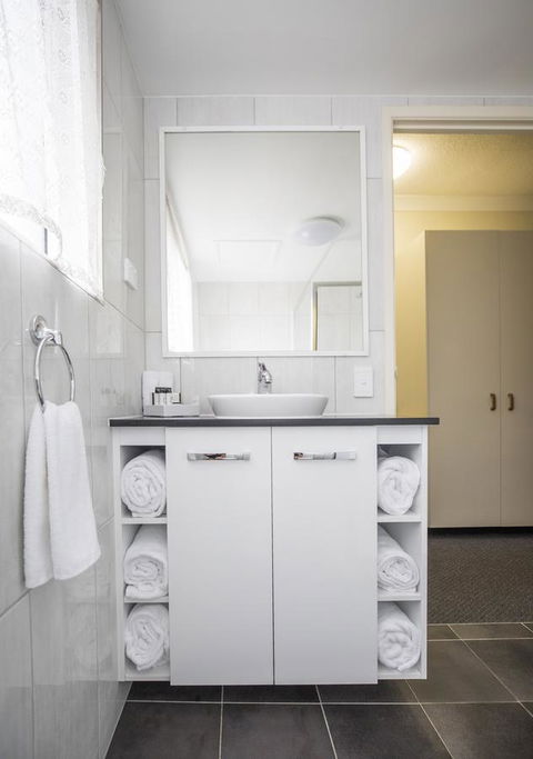Emerald Maraboon Motor Inn - Yamba Accommodation 24