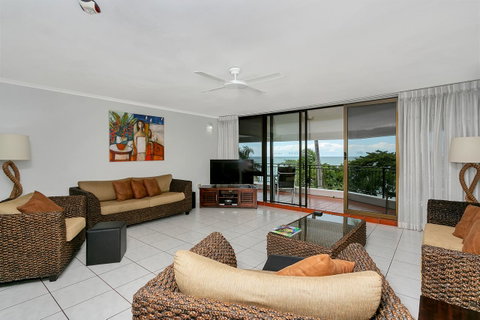 Roydon Beachfront Apartments - Yamba Accommodation 4
