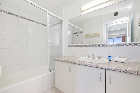 Alexandria Apartments - Yamba Accommodation 14